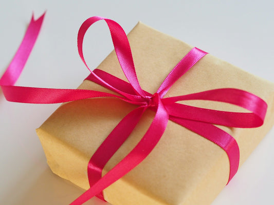 Cadeau de fête des pères personnalisé, joliment emballé avec ruban délicat